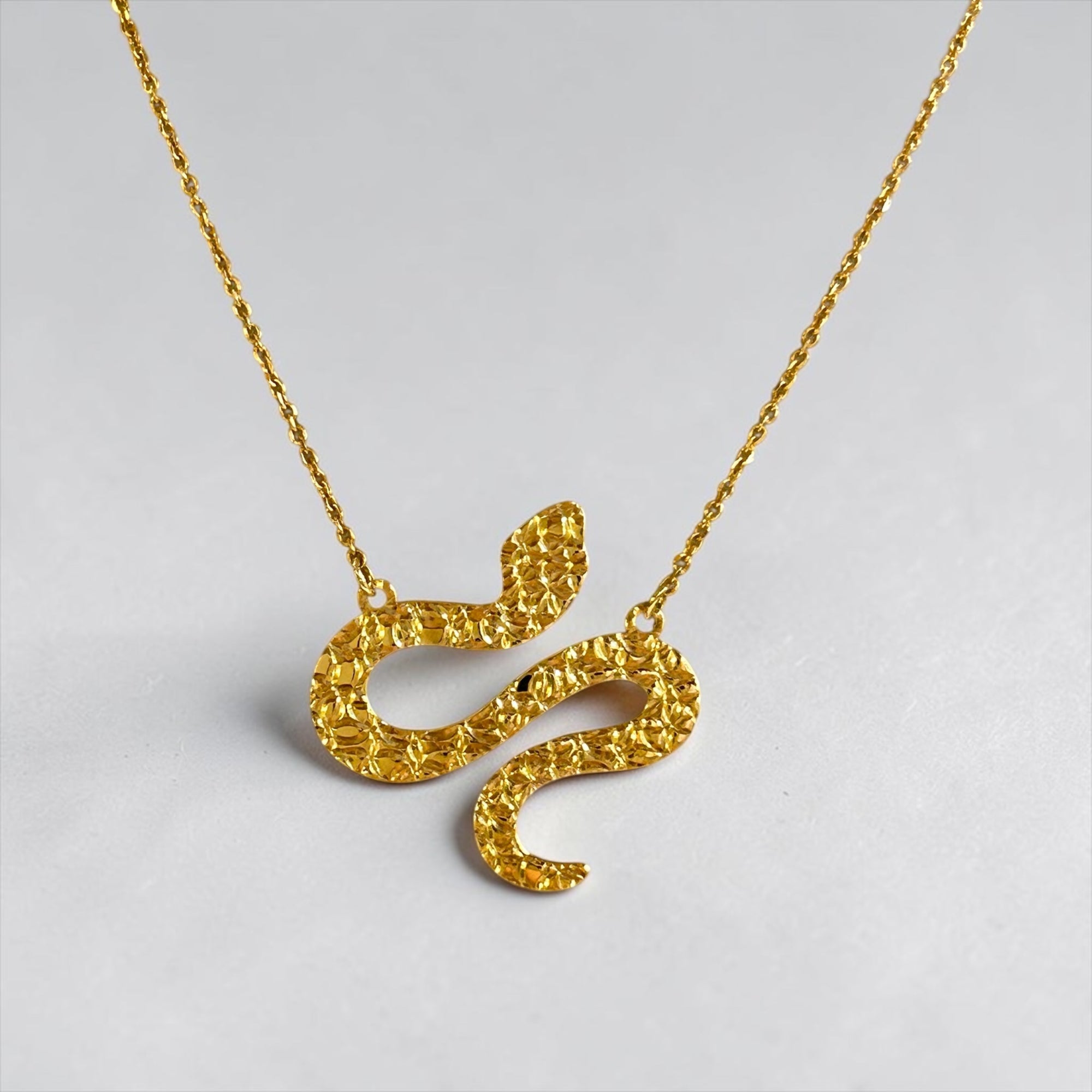 Collana Snake
