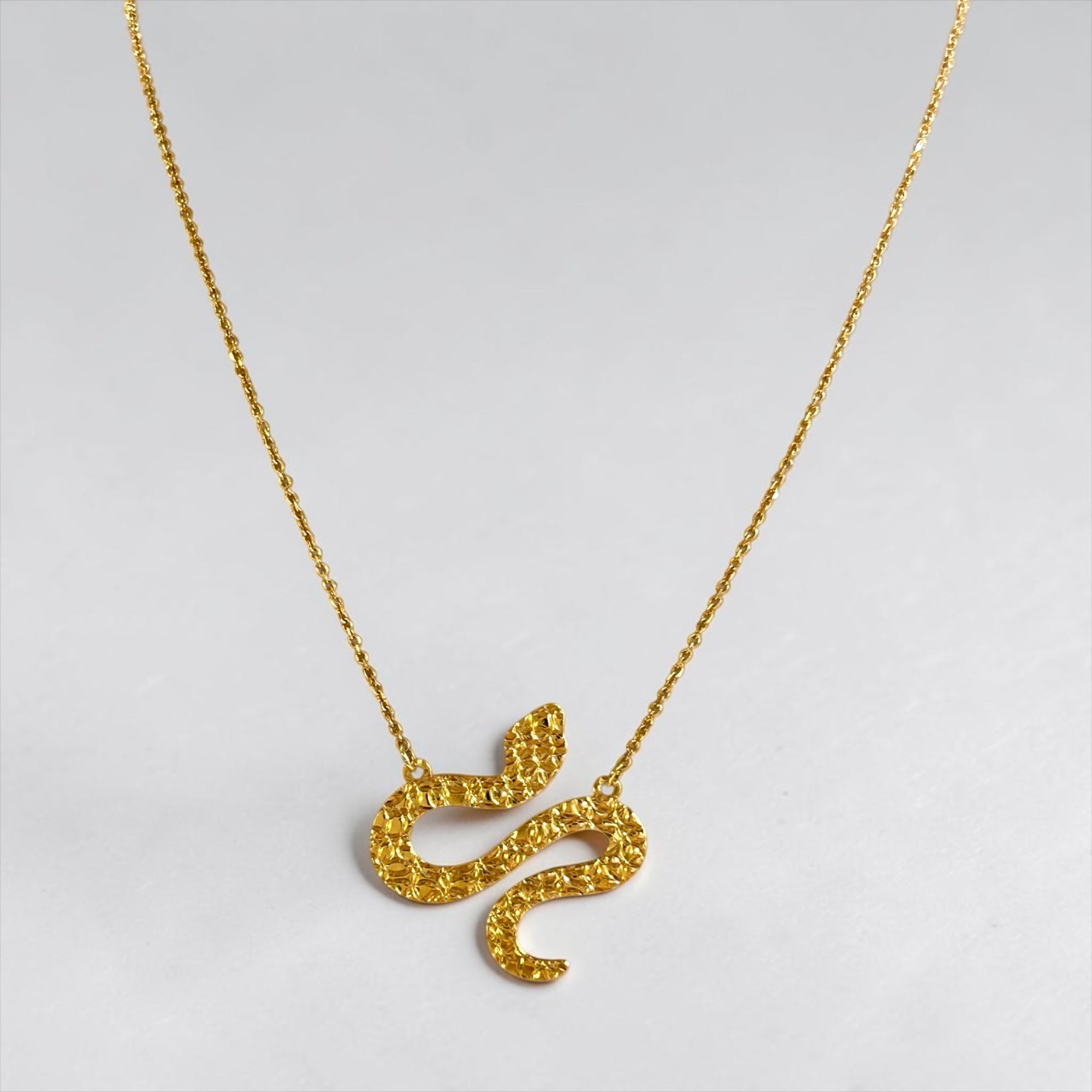 Collana Snake