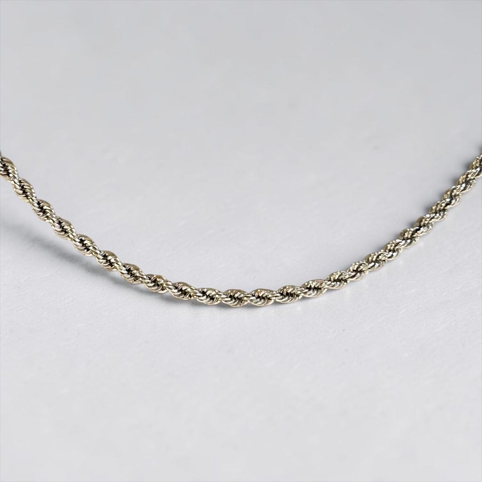 Collana Funetta Lei w
