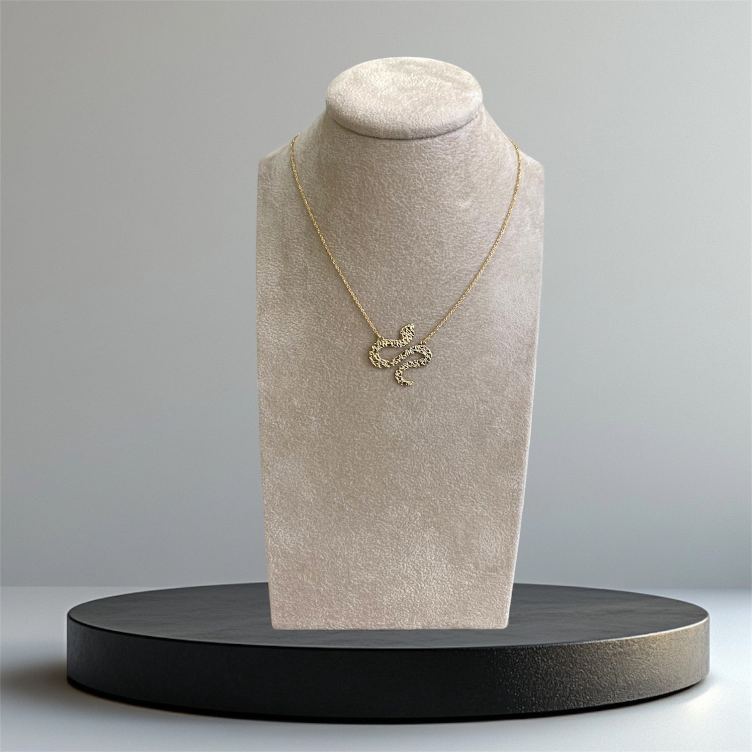 Collana Snake